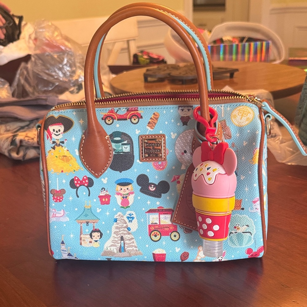 Excellent Condition Disney &  Burke  Disney Themed Handbag with Keychain
